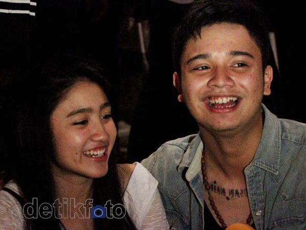 Derby Romero Mesra dengan Febby Rastanty