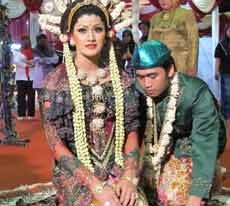 Tradisi Mutar Nampan di Prosesi Perkawinan Adat Madura