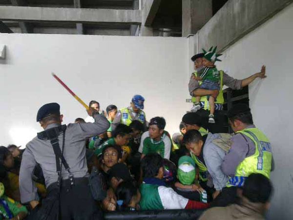 Bonek Kerap Tak Patuhi Aturan