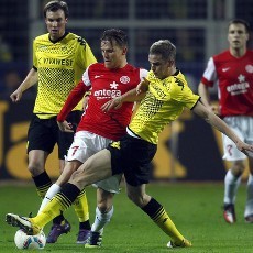 Tekuk Mainz, Dortmund Jauhi Bayern