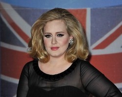 Adele Huni Rumah Rp 100 M, Tapi Berhantu