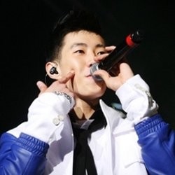 Konser Solo Pertama, Jay Park Jadi Lady Gaga