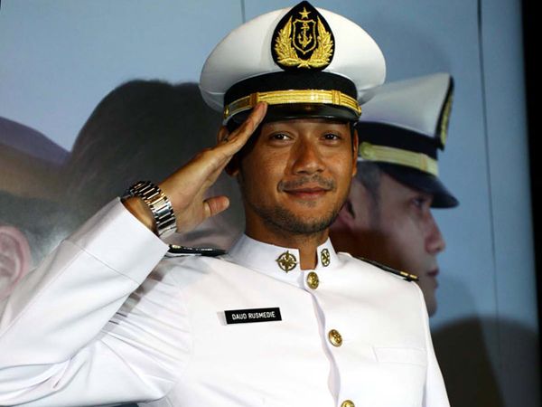 Dwi Sasono Jadi Pelaut Tampan