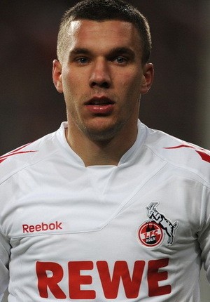 Podolski Bungkam Soal Masa Depannya