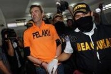 Bule Australia Penelur Hasis Dilarikan ke Rumah Sakit