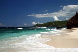 Pantai Tanjung Aan, Tempat Penuh Ketenangan di Lombok