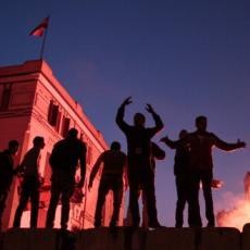 Jangan Ajari Kami Cara Mendukung Tim Kami