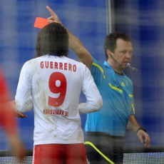 Tekel Horor Guerrero Berujung Sanksi 8 Laga