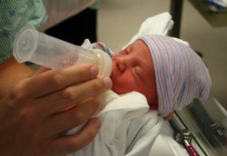 Air Gula dan ASI Bantu Atasi Rasa Sakit pada Bayi Prematur