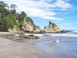 Yuk! Jalan-jalan ke Teluk Penyu di Cilacap