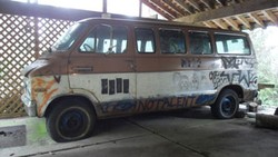 Van Yang Pernah Dipakai The Melvins dan Kurt Cobain Dijual di eBay