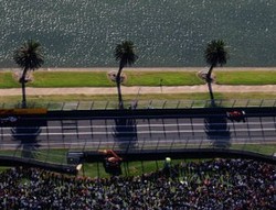 Melbourne, Panas di Dalam & Luar Lintasan