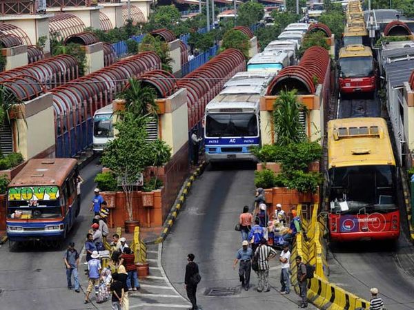 BBM Naik, Tarif Angkutan Siap Melambung BBM Naik, Tarif Angkutan Siap Melambung