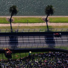 Melbourne, Panas di Dalam & Luar Lintasan