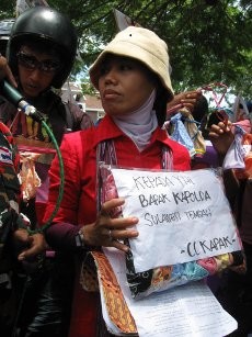 Hari Perempuan Internasional, Kapolda Sulteng Dihadiahi 500 Celana Dalam