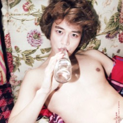 Minho Topless untuk Album Baru SHINee