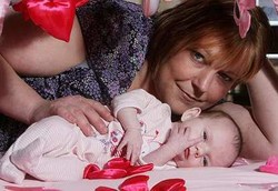 Akhirnya Bisa Jadi Ibu Setelah 14 Kali Keguguran