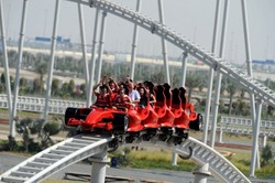 Wussh! Tancap Gas di Taman Hiburan Ferrari, Abu Dhabi
