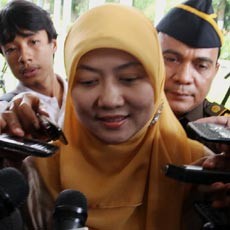 Suami Ditahan, Istri dan Anak Dhana Hidup di Pengungsian