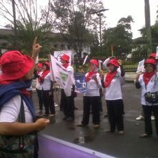 Puluhan Orang Peringati Hari Perempuan di Gedung Sate