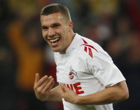 Mertesacker: Podolski Tertarik Gabung Arsenal