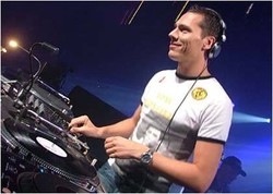 Tiesto Rilis Album Kompilasi Terinspirasi Kehidupan Malam di Miami