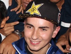 Hore, Lorenzo Akhirnya Punya SIM