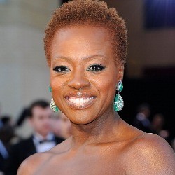 Viola Davis Perankan Politikus Barbara Jordan