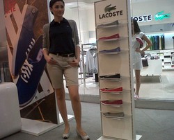 Koleksi Sepatu Sporty-Feminin dari Lacoste