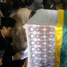 Mertua Gubernur Jawa Timur Wafat