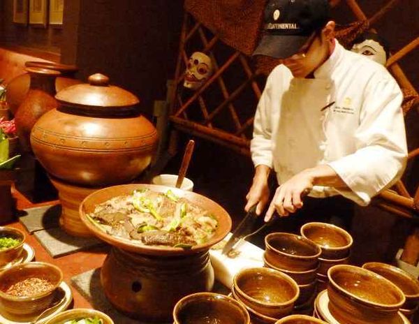 Berburu Empal Gentong di Pasar Senggol