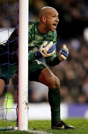 Everton Perpanjang Kontrak Tim Howard