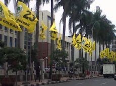 Survei LSI: Penonton Berita dan Talk Show Politik Cenderung Pilih Golkar