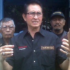 Pong Harjatmo Jenguk Pembacok Jaksa di Polrestabes Bandung