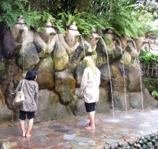 Bersihkan diri di Curug Jodo yuk!