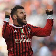 Menang 2-0, Milan Menjauh dari Juventus