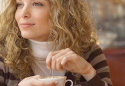 Rahasianya Orang Sabar Adalah Aduk Kopi dengan Tangan Kiri