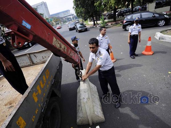 Terowongan Trunojoyo Beroperasi, Jl Pattimura Ditutup