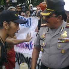 Demo Anti SBY Tutup Jalan, Kapolres Marah Besar