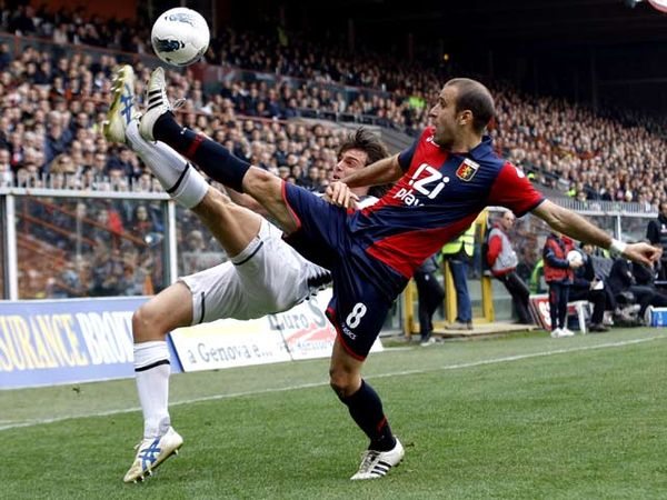 Juventus Diimbangi Genoa