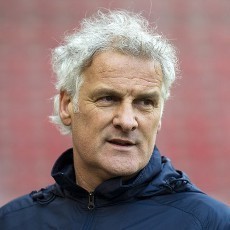 PSV Pecat Rutten