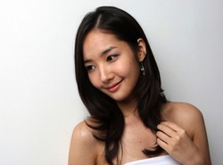 Karisma Jung Ryeo Won dalam Iklan Perhiasan