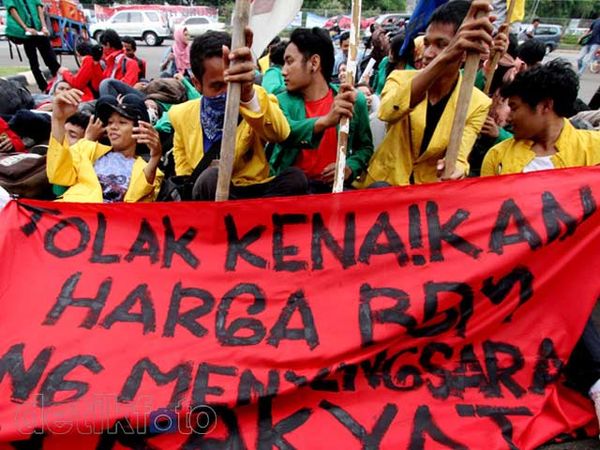 DPR Mulai Jadi Sasaran Kekesalan BBM Naik
