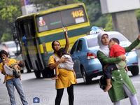 Duh,  Balita Dipaksa Jadi Joki 3 in 1