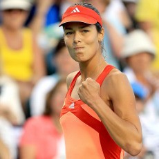 Sharapova & Ivanovic Melaju, Roddick Tersingkir