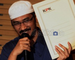 Soal Kepemimpinan Abraham Samad, Busyro: Silakan Amati Sendiri