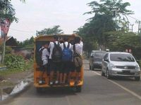 Demi Sekolah, Nyawa Jadi Taruhan