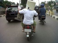 Helm Abal-abal