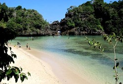 Digoda Si Cantik Sempu di Malang Selatan