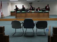 Nazar Sakit, Sidang Suap Wisma Atlet Ditunda